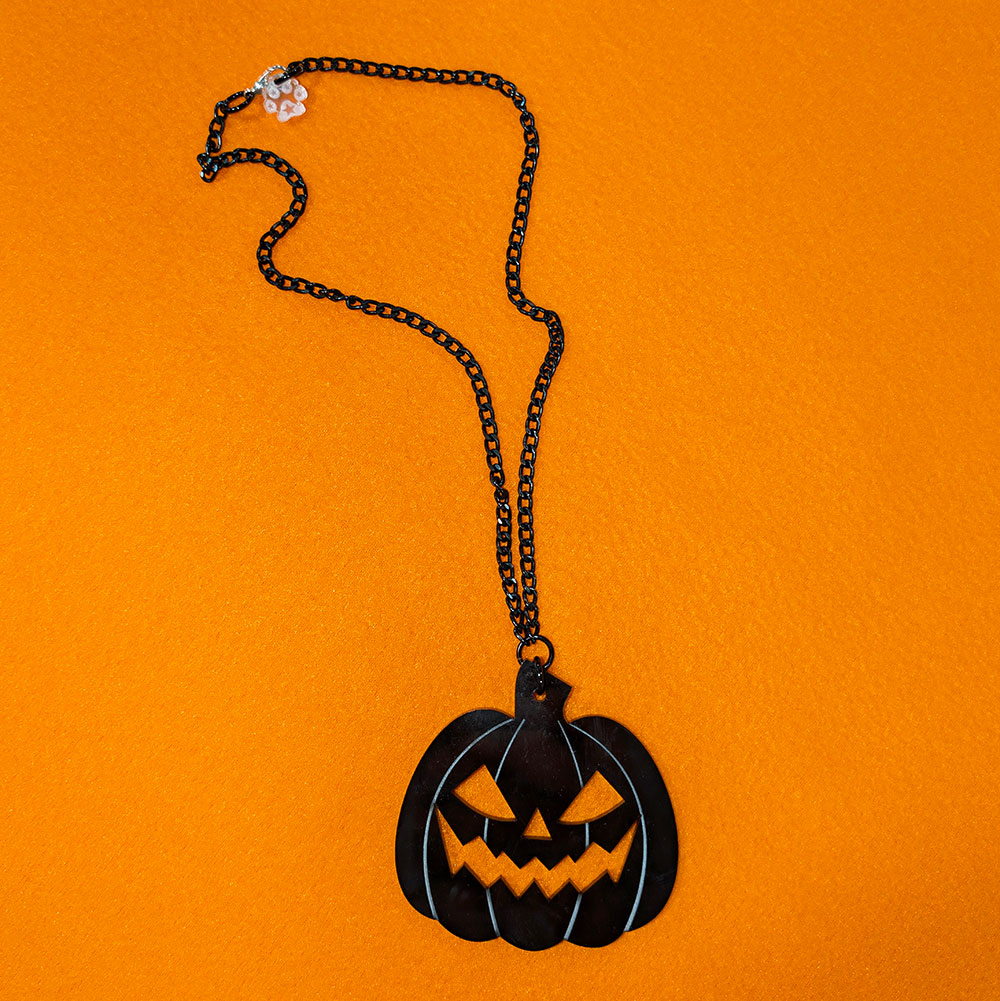 Pawstar pumkin halloween necklace goth