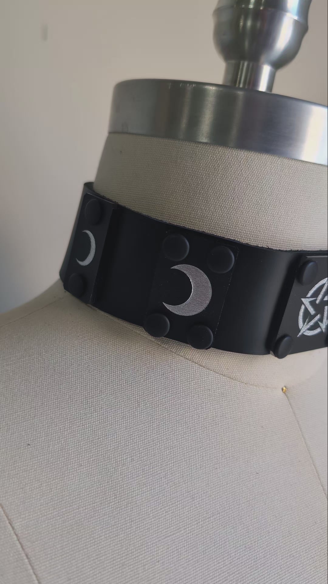 Dissipate Dark Plate Collar