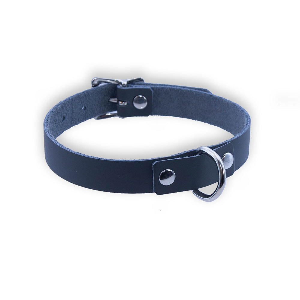 gray leather d-ring collar made in the usa of top grain latigo leather for fans of furry cosplay costumes and alt fashion