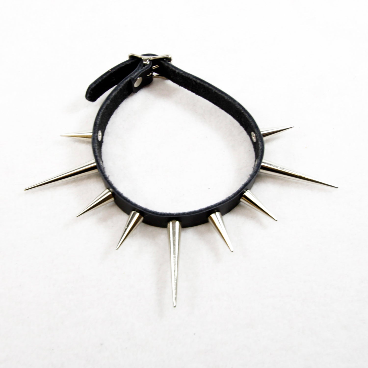 black and chrome Pawstar long theather spoke collar choker. Great for goth costume cosplay and more.